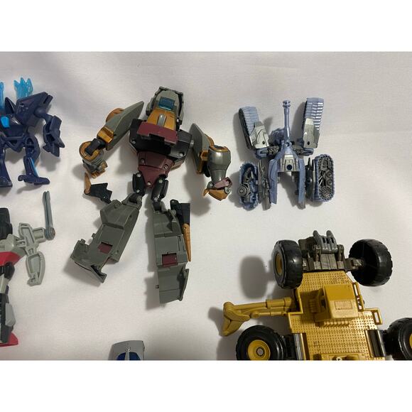 Transformers Character Collection – Generation, Robots in Disguise Studio Series - Picture 7 of 14